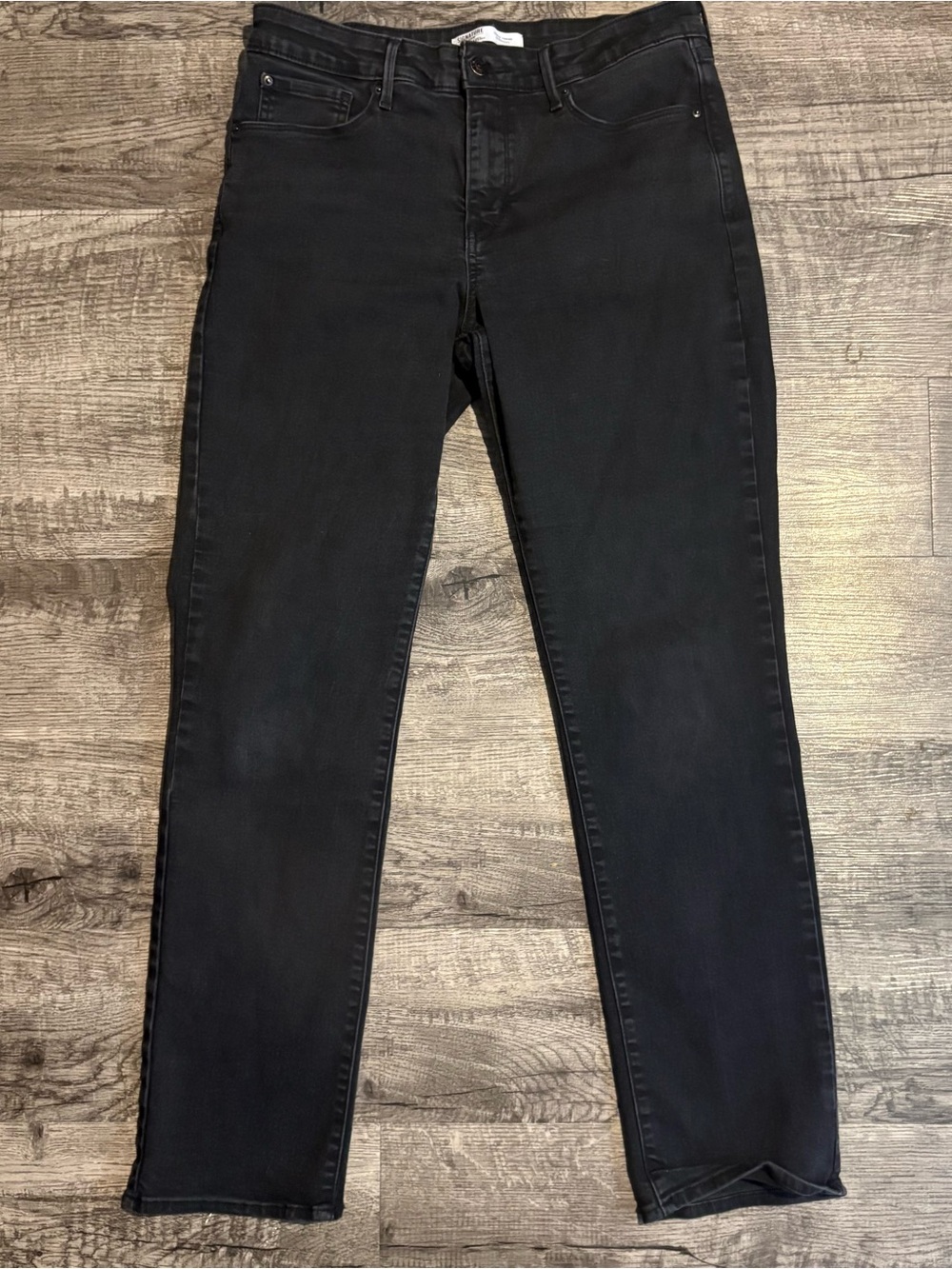 Levi’s Signature Jeans Women’s 10M Black Totally Shaping Straight